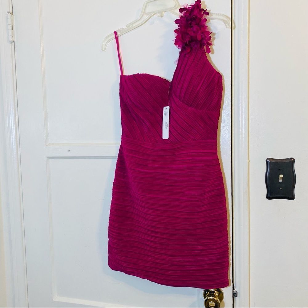 Romeo & Juliet Couture one shoulder fuchsia mini dress size S NWT